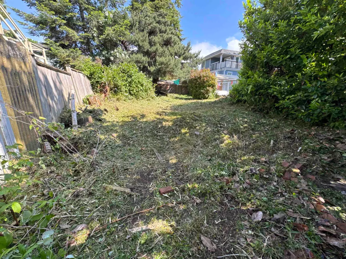 Family Room Photo of 15671 Marine Drive, White Rock, BC