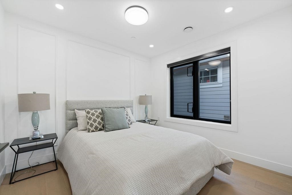 Front Yard Photo of 3 2282 E 8th Avenue, Vancouver, BC