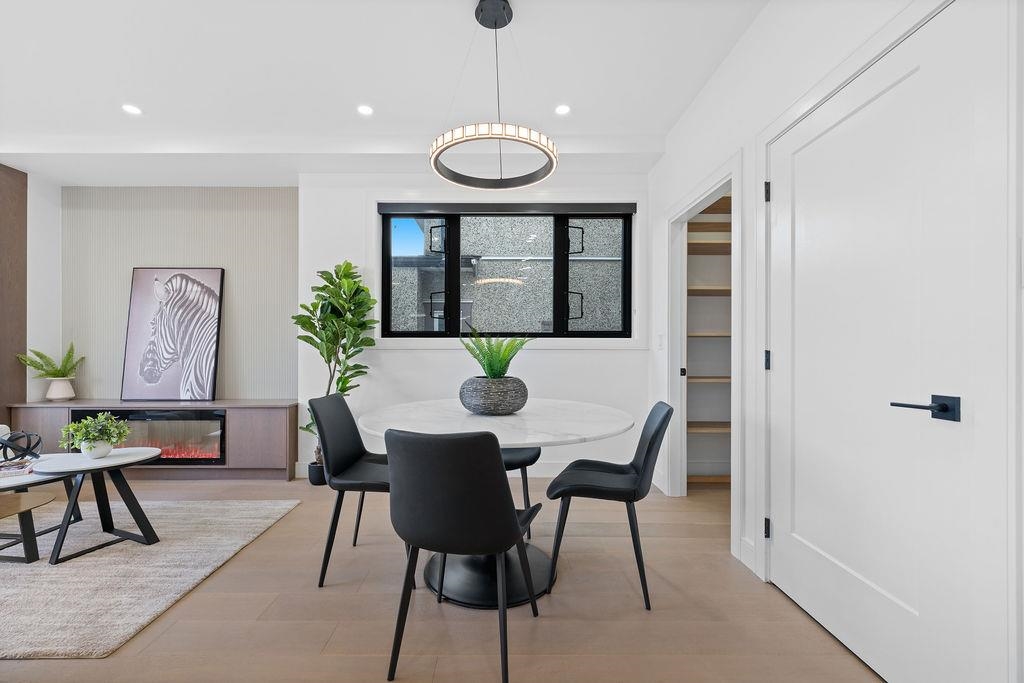 Guest Bathroom Photo of 3 2282 E 8th Avenue, Vancouver, BC