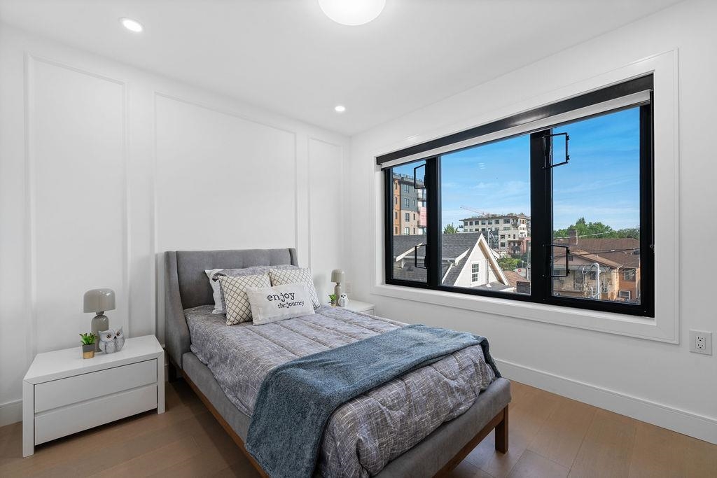 Hot Tub / Spa Photo of 3 2282 E 8th Avenue, Vancouver, BC