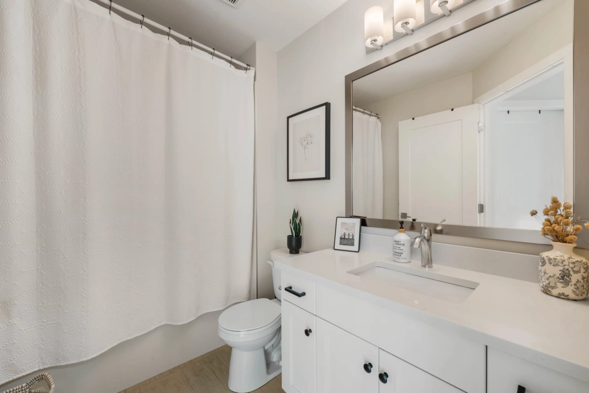 Front Yard Photo of 10 50634 Ledgestone Place, Chilliwack, BC