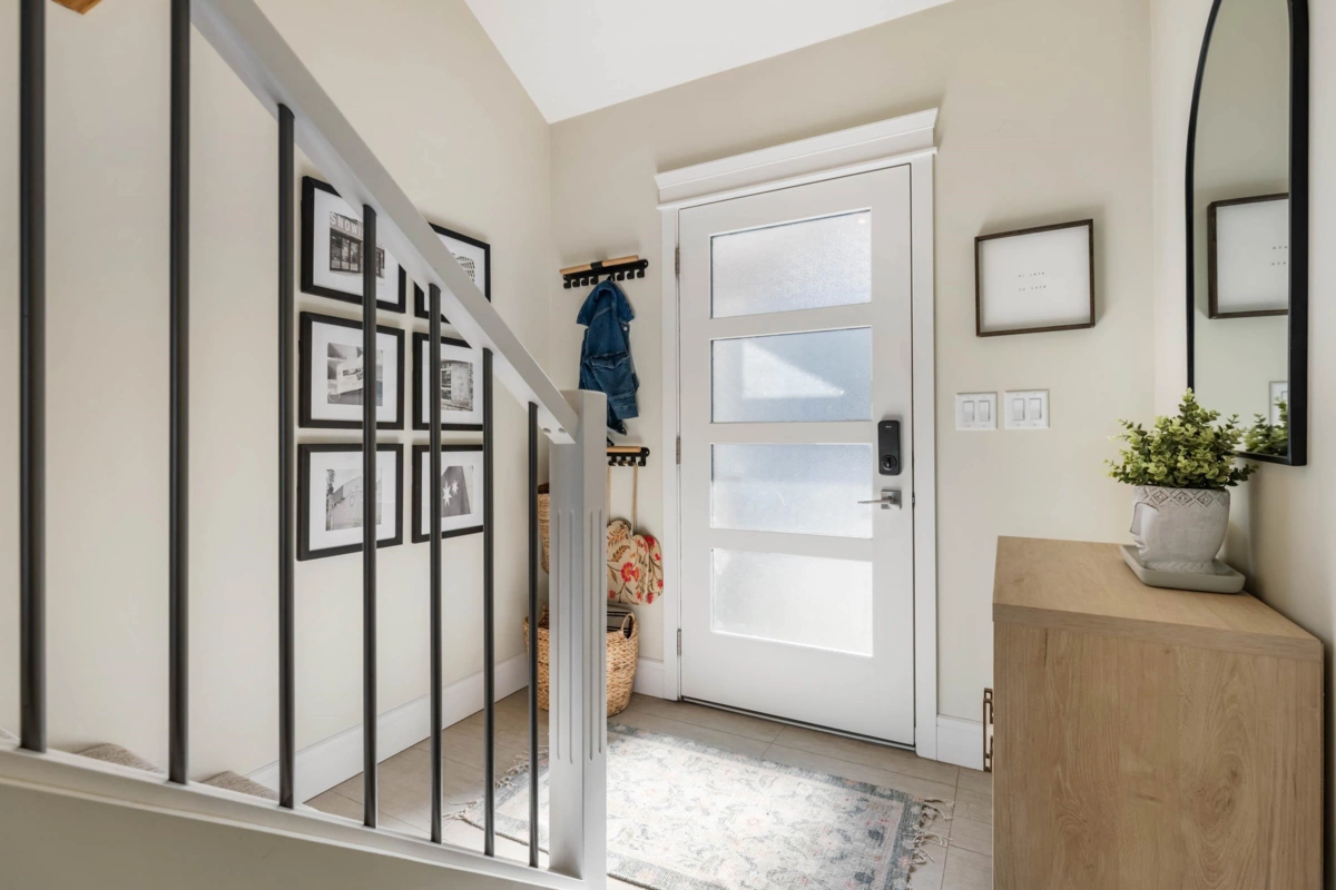Laundry Room Photo of 10 50634 Ledgestone Place, Chilliwack, BC