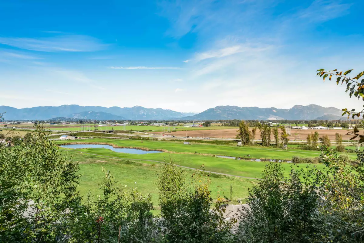 Powder Room Photo of 10 50634 Ledgestone Place, Chilliwack, BC