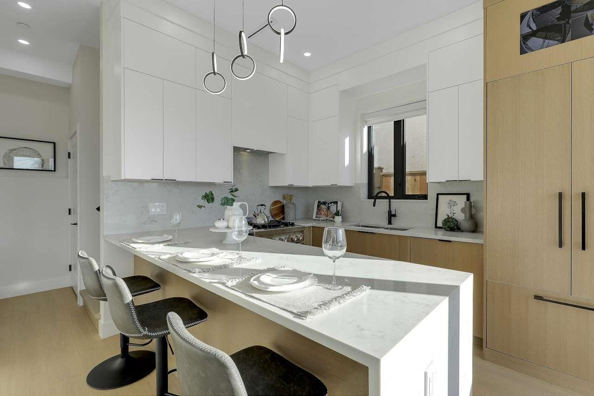 Basement Recreation Room Photo of 2 3558 Turner Street, Vancouver, BC