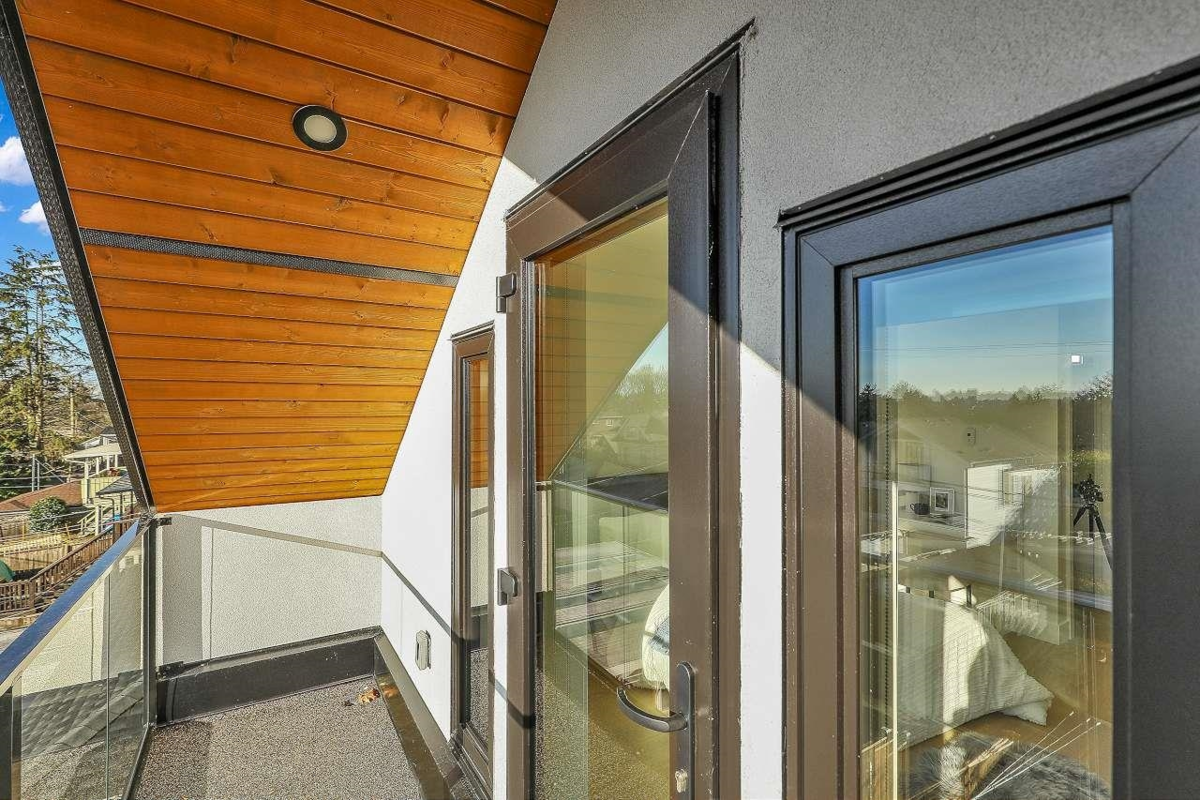 Family Room Photo of 2 3558 Turner Street, Vancouver, BC