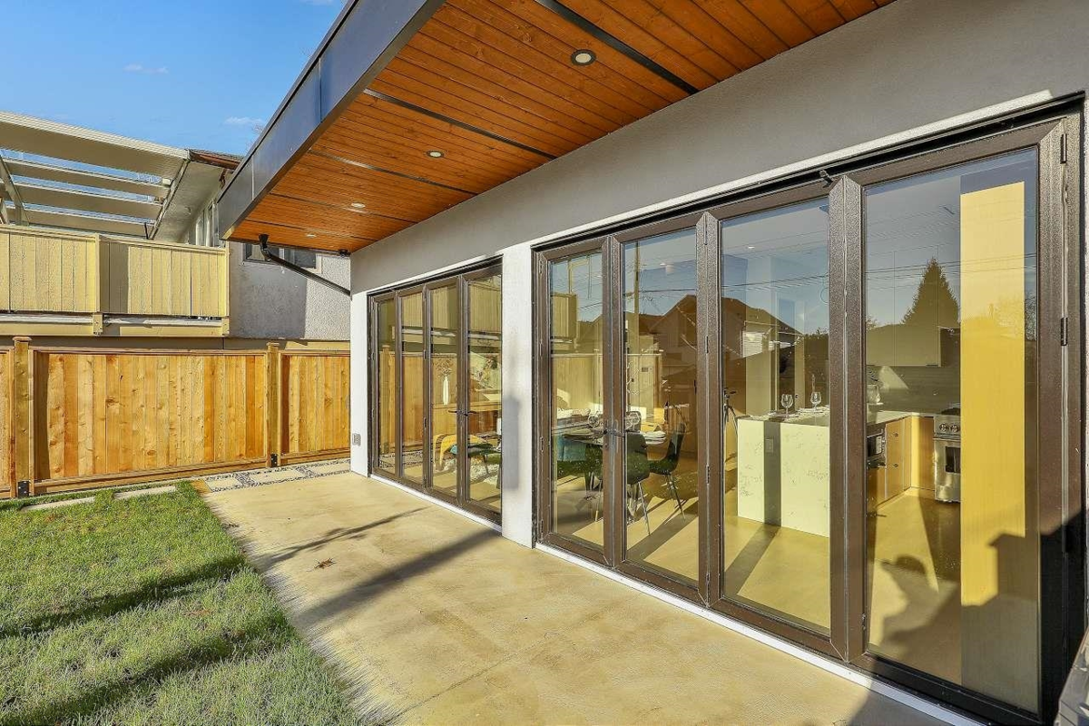 Outdoor Deck Photo of 2 3558 Turner Street, Vancouver, BC