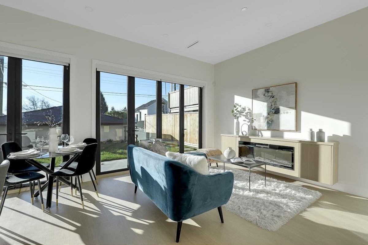 Powder Room Photo of 2 3558 Turner Street, Vancouver, BC