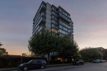704 1480 Duchess Avenue, West Vancouver, BC, West Vancouver — Apartment/Condo for sale