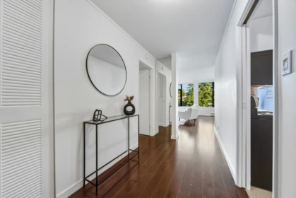 704 1480 Duchess Avenue, West Vancouver, BC, West Vancouver — Apartment/Condo for sale