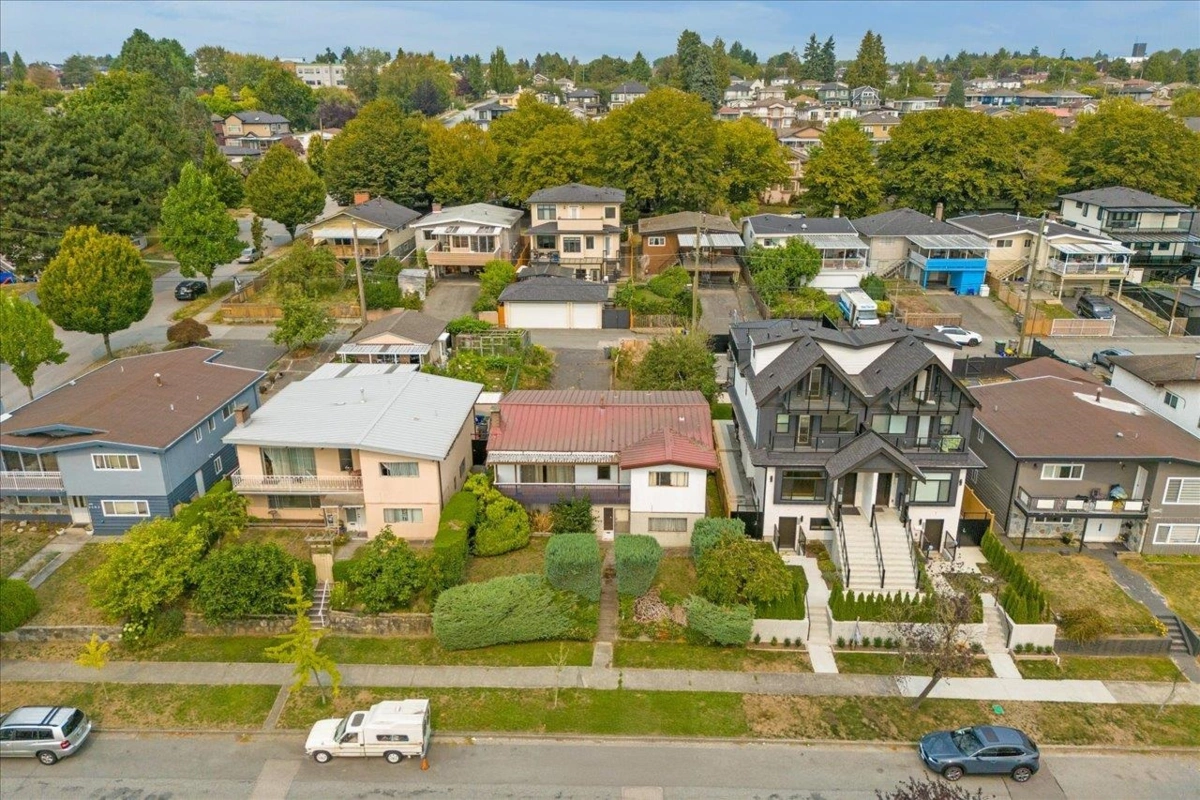 Walk-In Closet Photo of 1149 E 63rd Avenue, Vancouver, BC