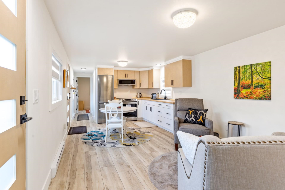 Dining Area Photo of 7 8953 Shook Road, Mission, BC