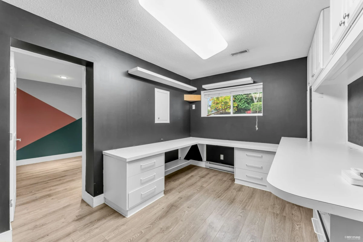 Entry Foyer Photo of 2214 153a Street, Surrey, BC