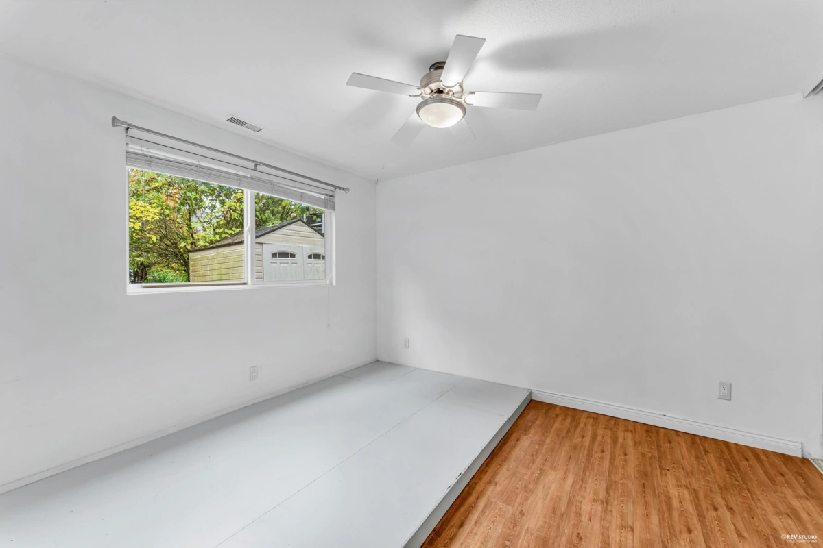 Hallway Photo of 2214 153a Street, Surrey, BC