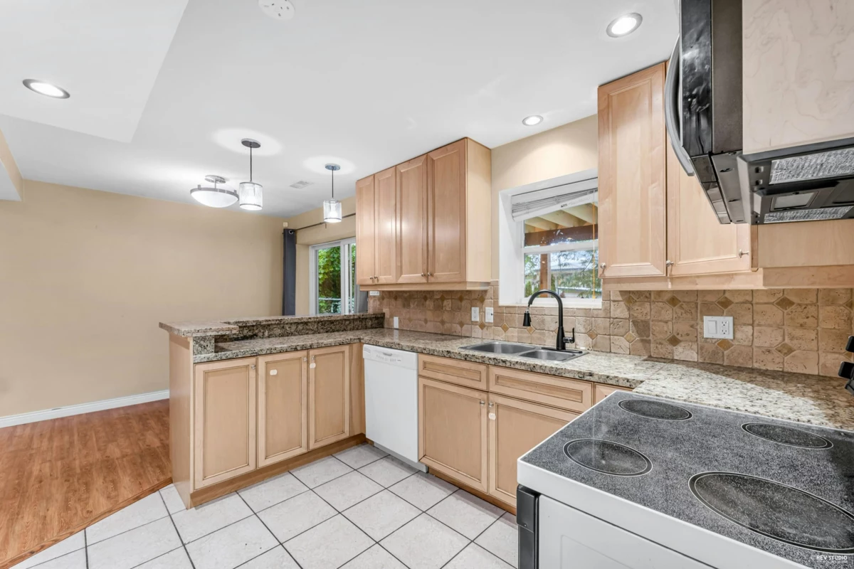 Loft / Bonus Room Photo of 2214 153a Street, Surrey, BC