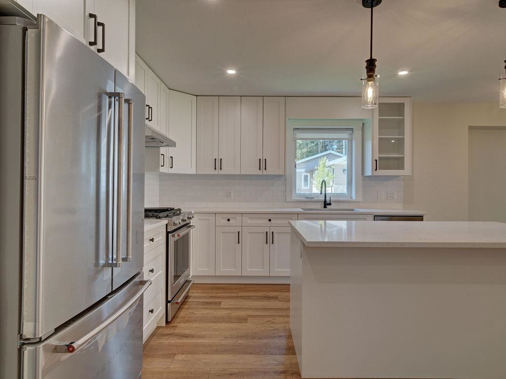 Dining Area Photo of 1100 Celia Crescent, Gibsons, BC