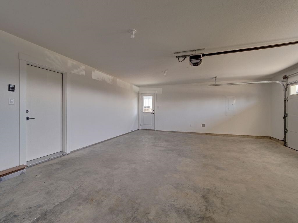 Entry Foyer Photo of 1100 Celia Crescent, Gibsons, BC