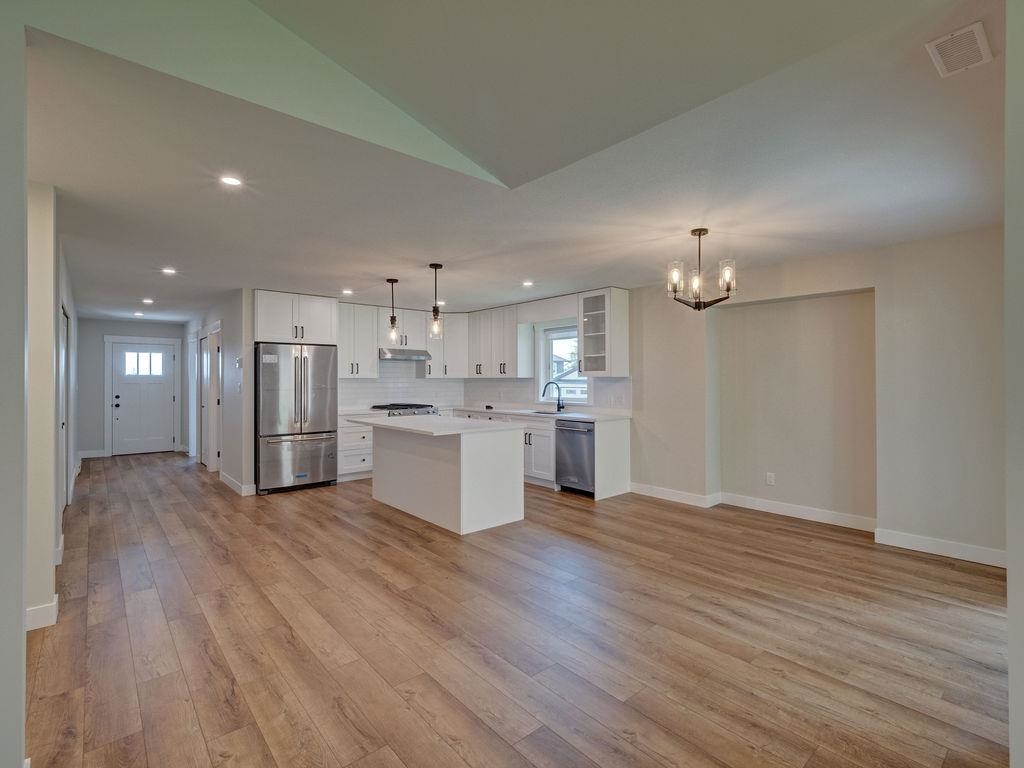 Primary Bathroom Photo of 1100 Celia Crescent, Gibsons, BC