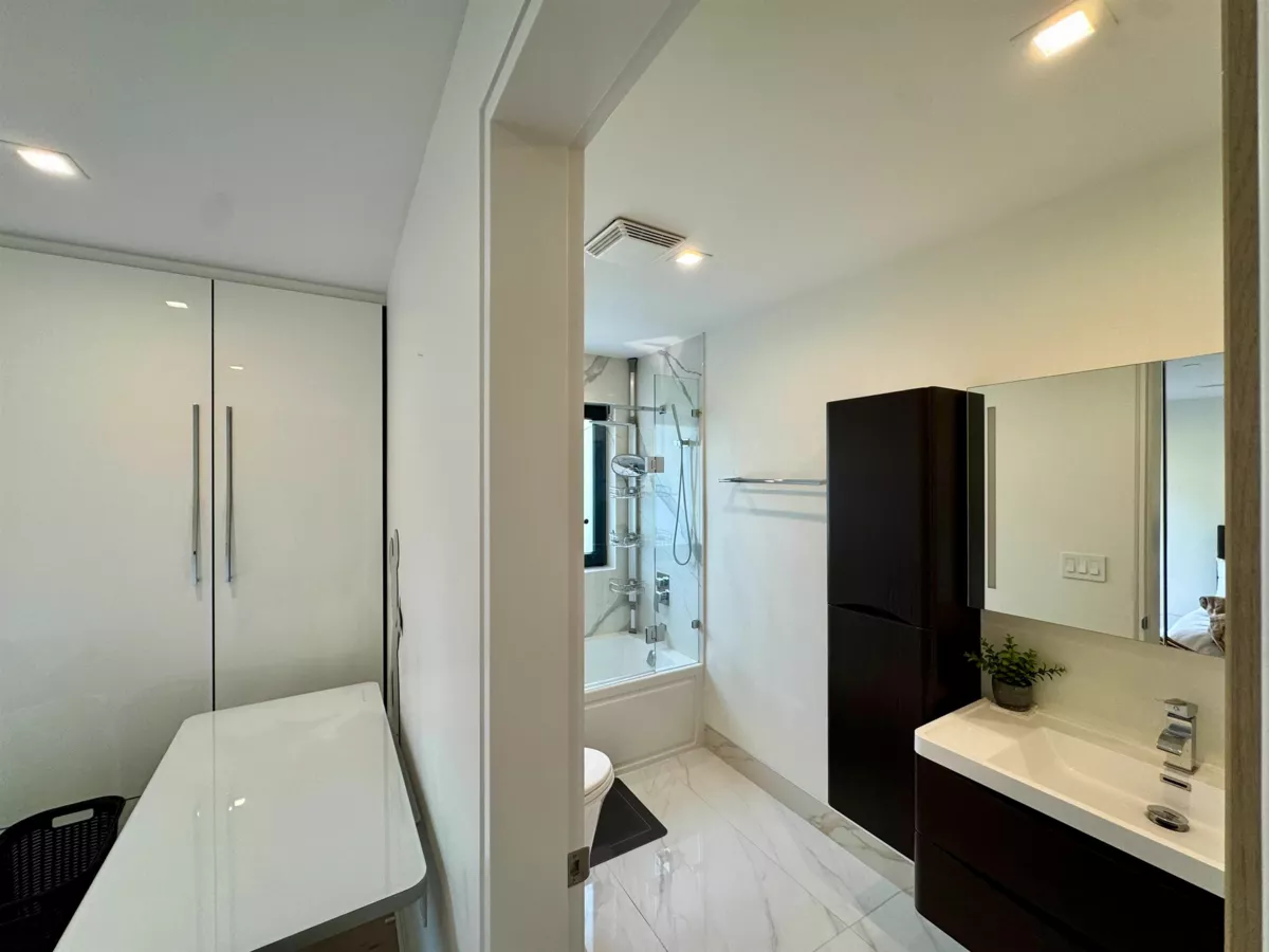 Backyard Photo of 1035 Greenwood Place, West Vancouver, BC