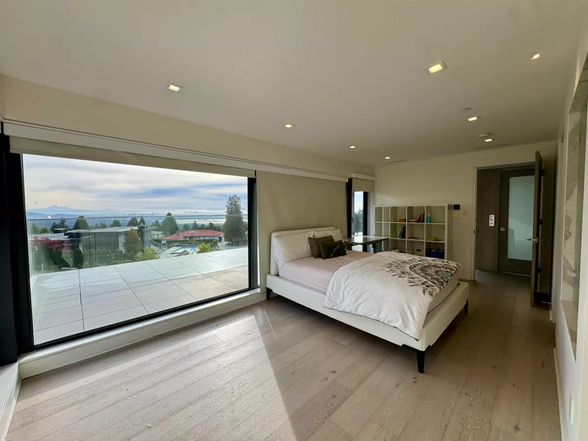 Entry Foyer Photo of 1035 Greenwood Place, West Vancouver, BC