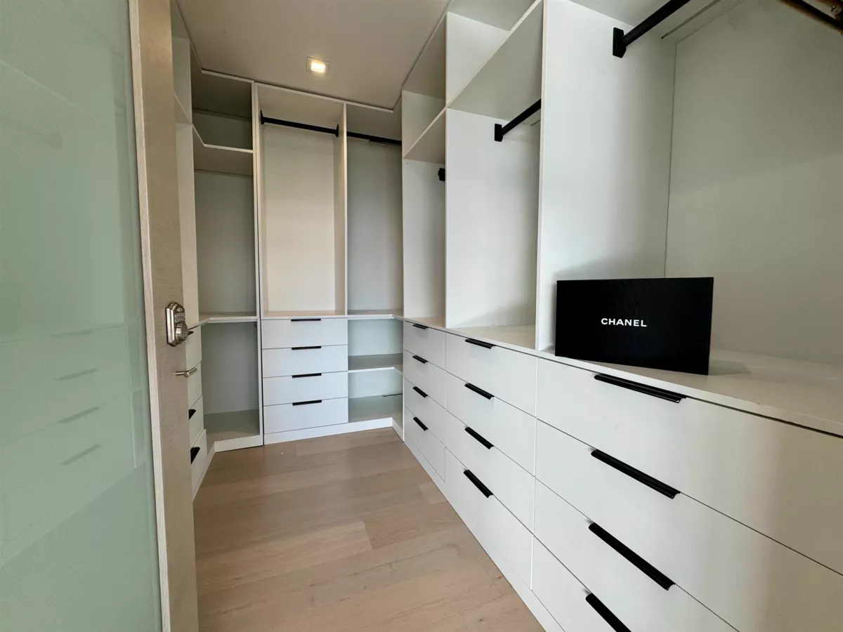 Mudroom Photo of 1035 Greenwood Place, West Vancouver, BC
