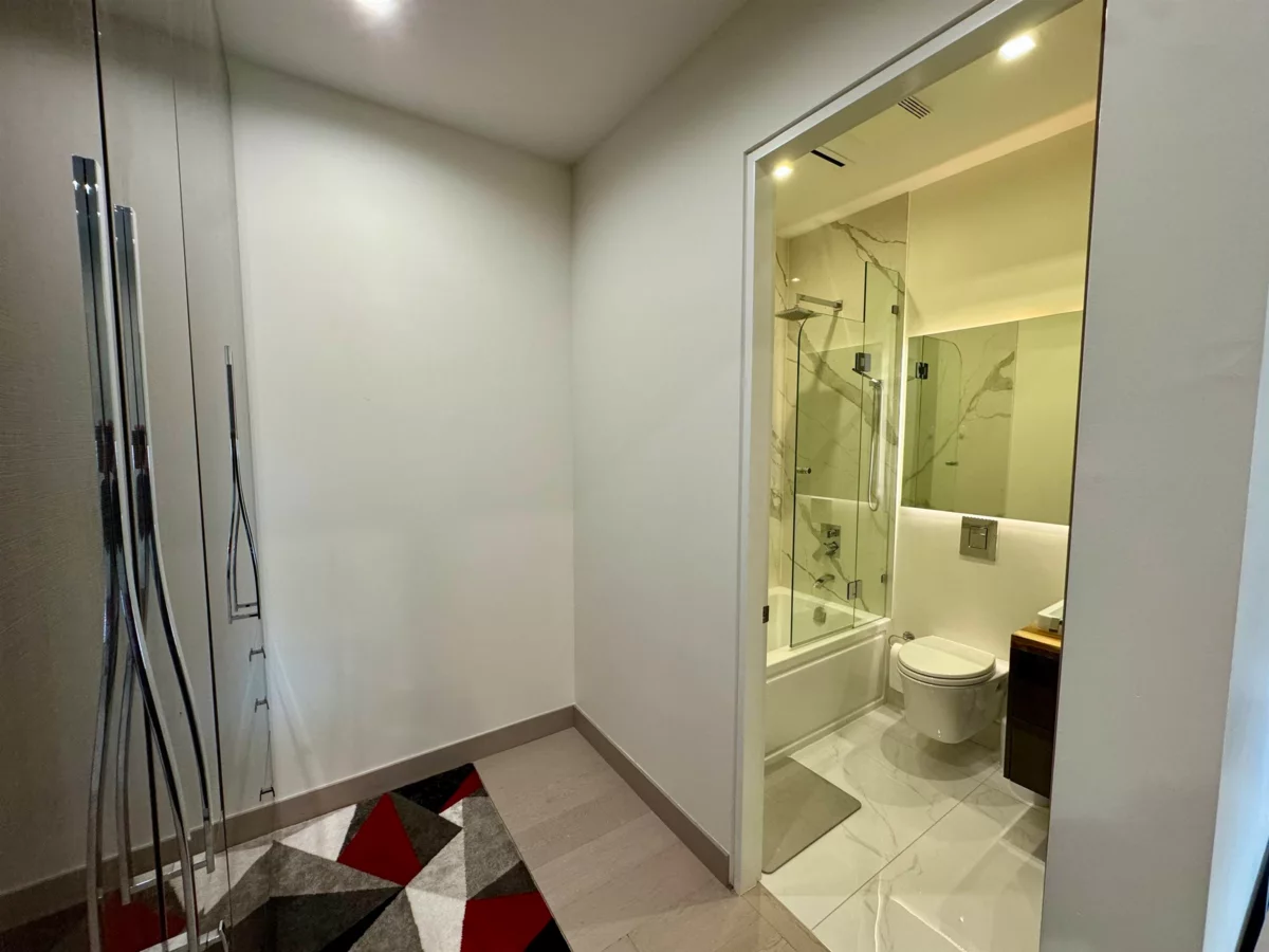 Powder Room Photo of 1035 Greenwood Place, West Vancouver, BC