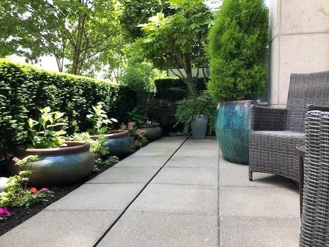 Entry Foyer Photo of 410 Beach Crescent, Vancouver, BC