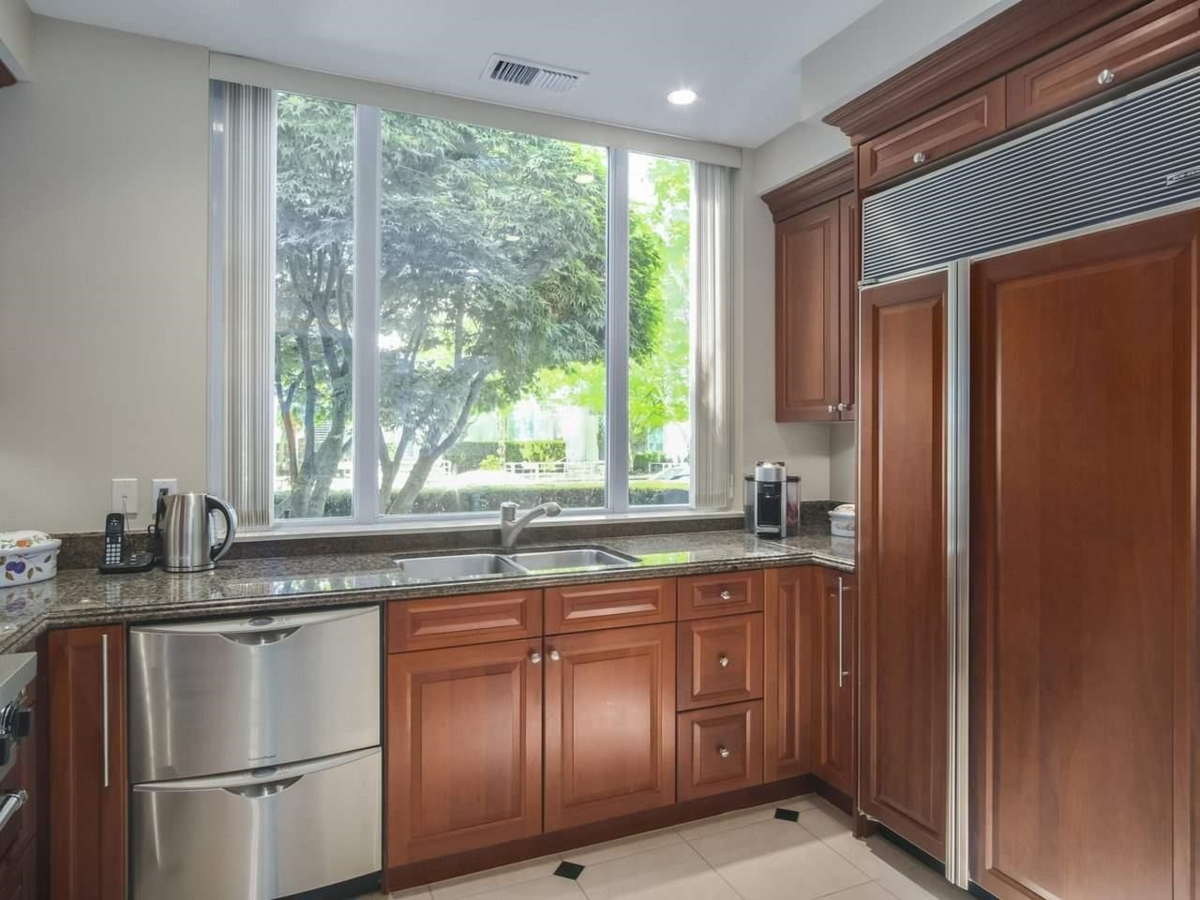 Primary Bathroom Photo of 410 Beach Crescent, Vancouver, BC