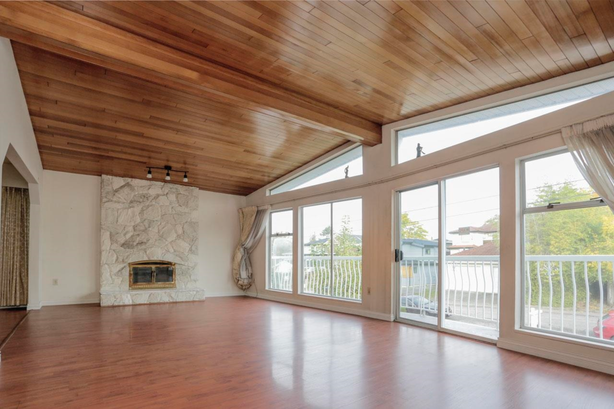 Breakfast Nook Photo of 448 E 59th Avenue, Vancouver, BC