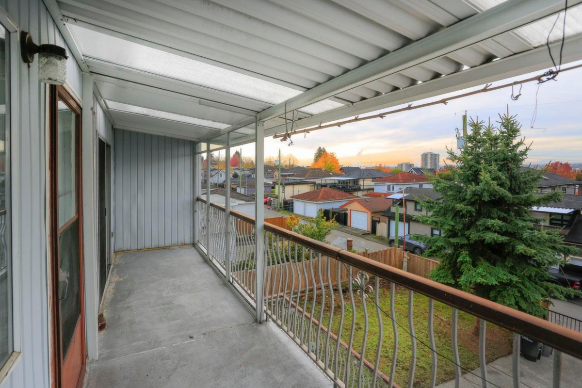 Dining Area Photo of 448 E 59th Avenue, Vancouver, BC