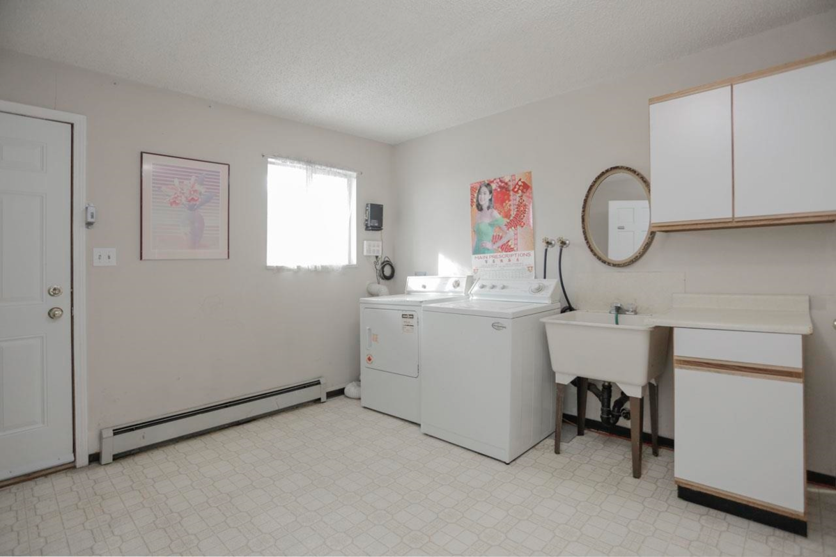 Entry Foyer Photo of 448 E 59th Avenue, Vancouver, BC