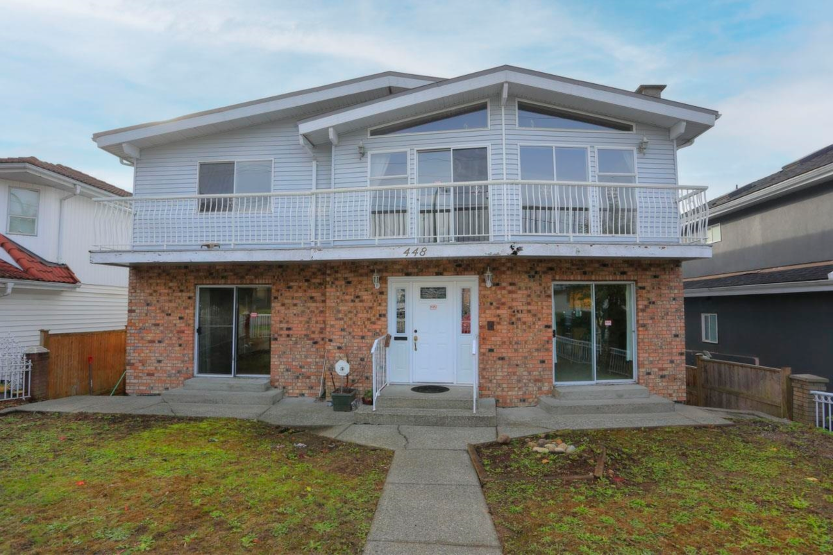 Exterior Front Photo of 448 E 59th Avenue, Vancouver, BC