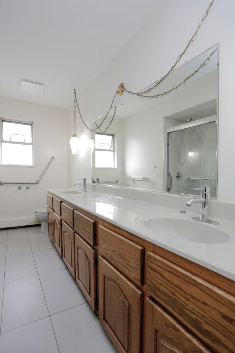 Laundry Room Photo of 448 E 59th Avenue, Vancouver, BC