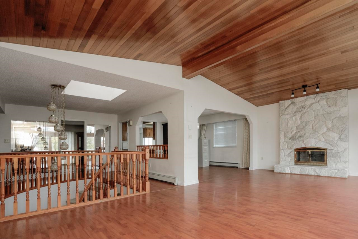 Primary Bathroom Photo of 448 E 59th Avenue, Vancouver, BC