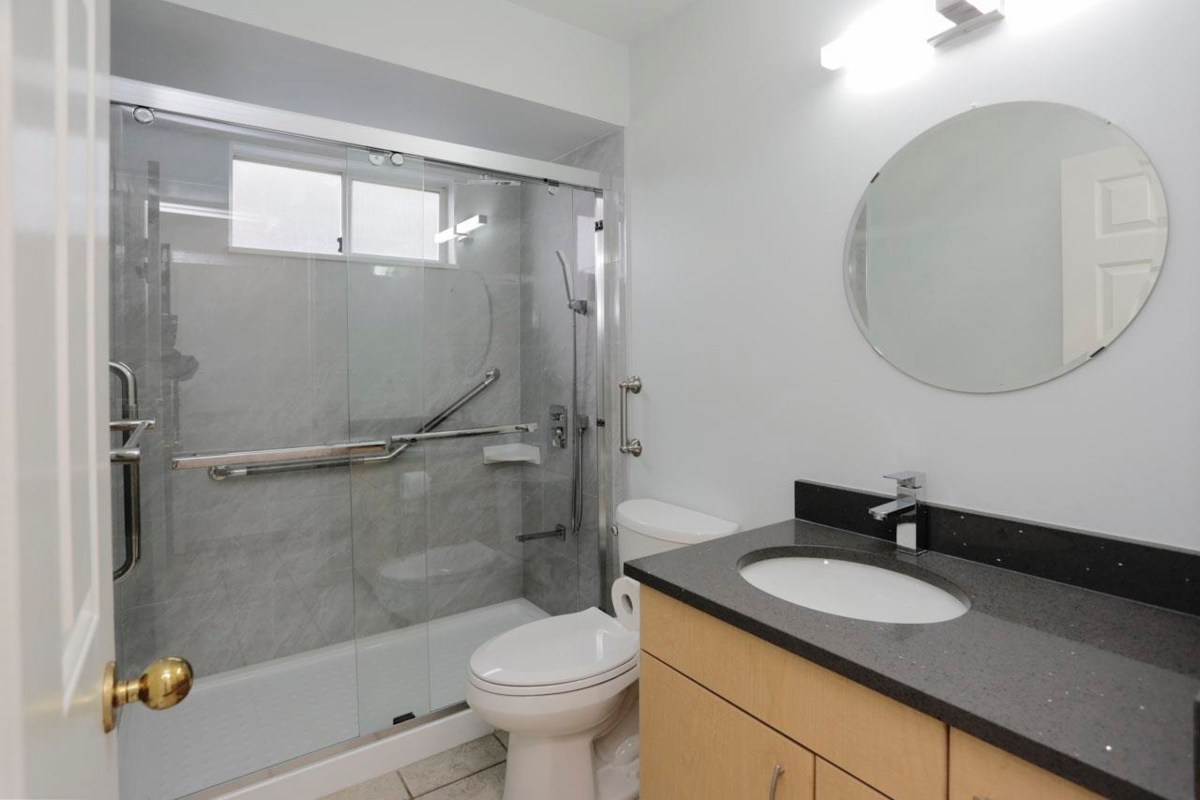 Staircase Photo of 448 E 59th Avenue, Vancouver, BC