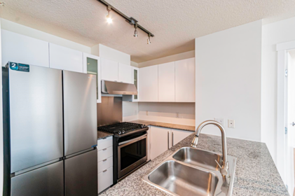 905 7555 Alderbridge Way, Richmond, BC, Richmond — Apartment/Condo for sale