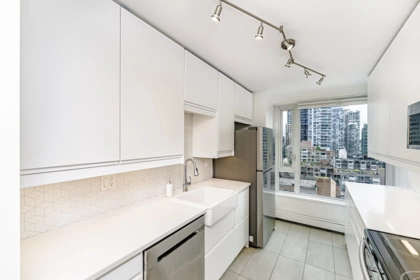 Family Room Photo of 1405 1020 Harwood Street, Vancouver, BC