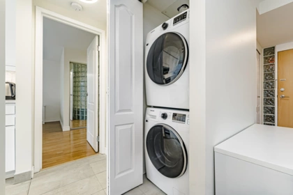 Walk-In Closet Photo of 1405 1020 Harwood Street, Vancouver, BC
