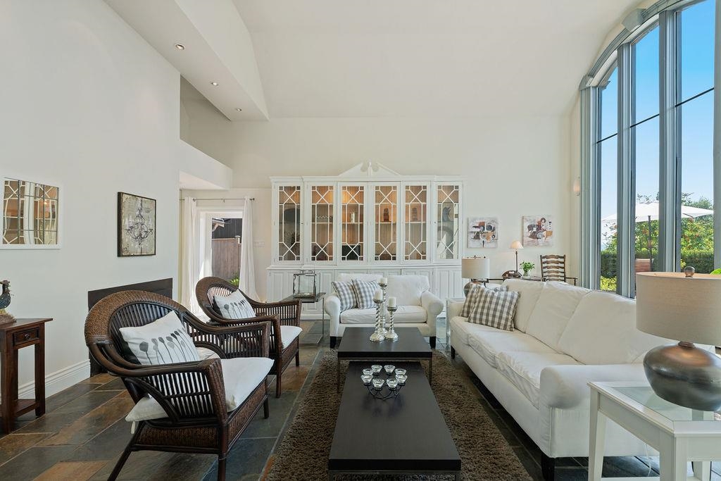 Breakfast Nook Photo of 284 Sandringham Crescent, North Vancouver, BC