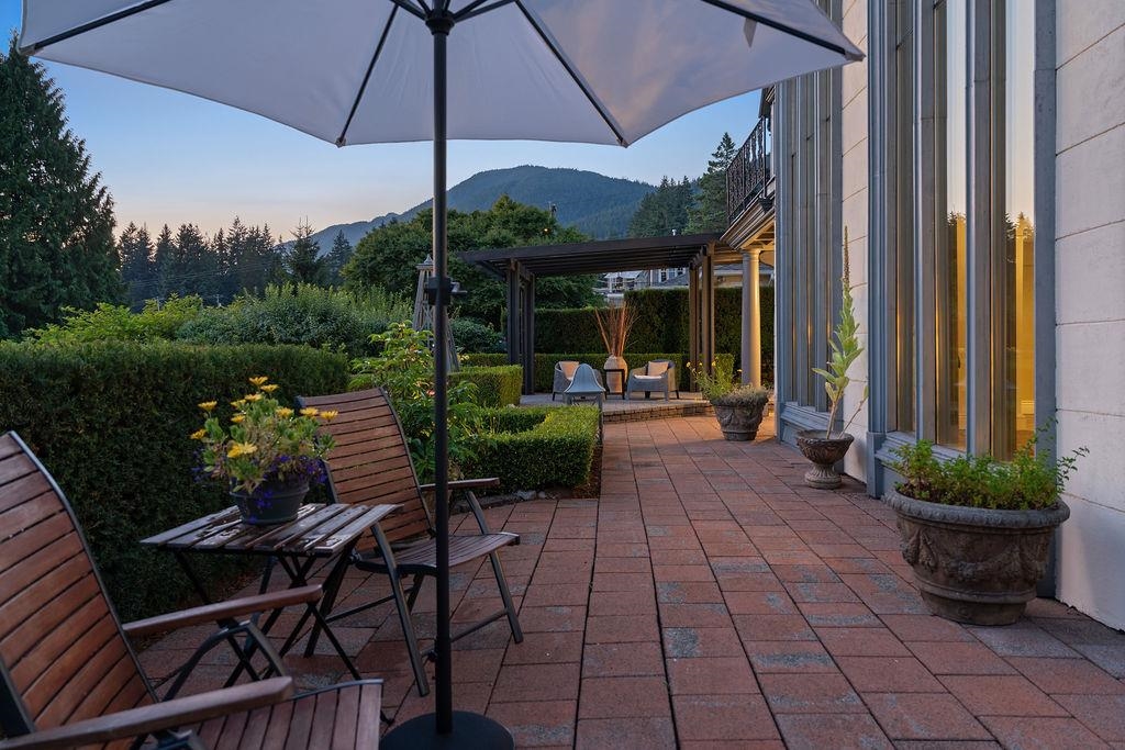 Dining Area Photo of 284 Sandringham Crescent, North Vancouver, BC