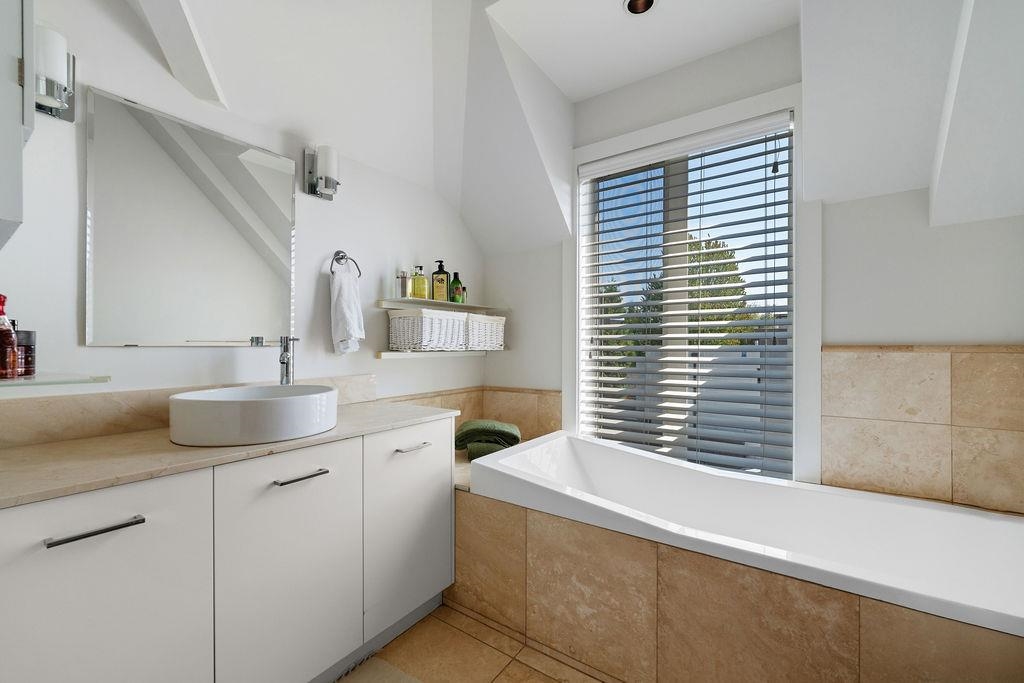 Garage Interior Photo of 284 Sandringham Crescent, North Vancouver, BC