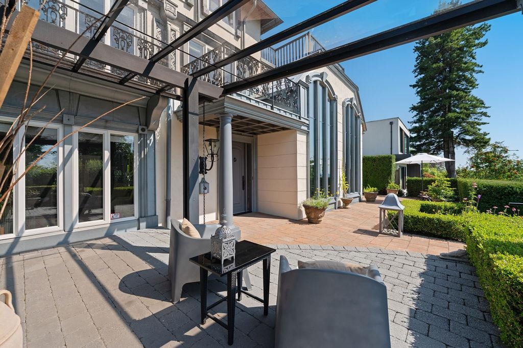 Outdoor Kitchen Photo of 284 Sandringham Crescent, North Vancouver, BC