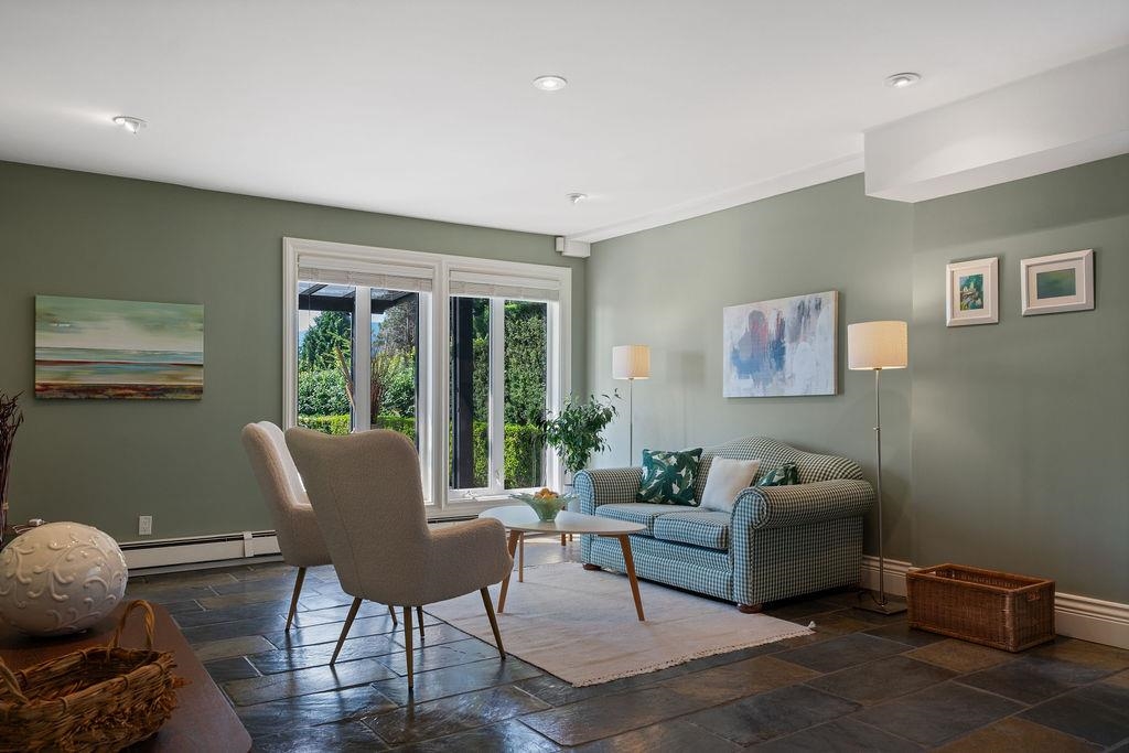 Primary Bathroom Photo of 284 Sandringham Crescent, North Vancouver, BC