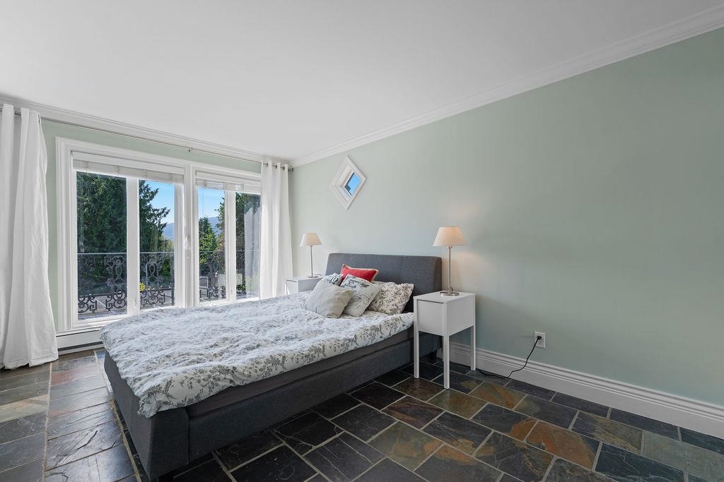 Swimming Pool Photo of 284 Sandringham Crescent, North Vancouver, BC