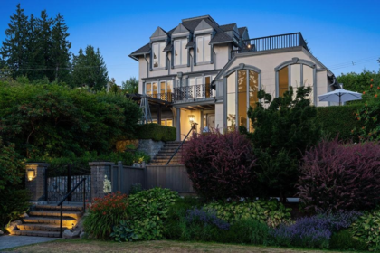 284 Sandringham Crescent, North Vancouver, BC, North Vancouver — Single Family Residence for sale