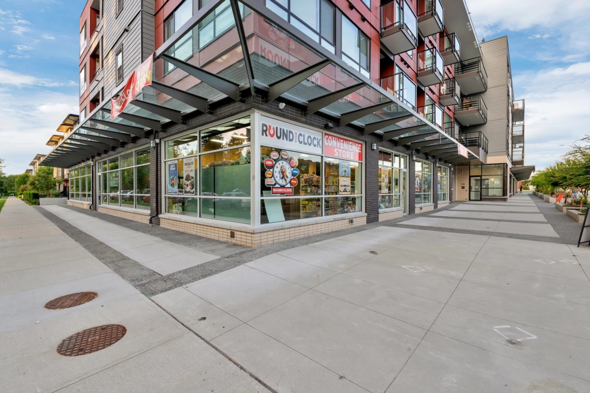 Backyard Photo of 214 18811 72 Avenue, Surrey, BC