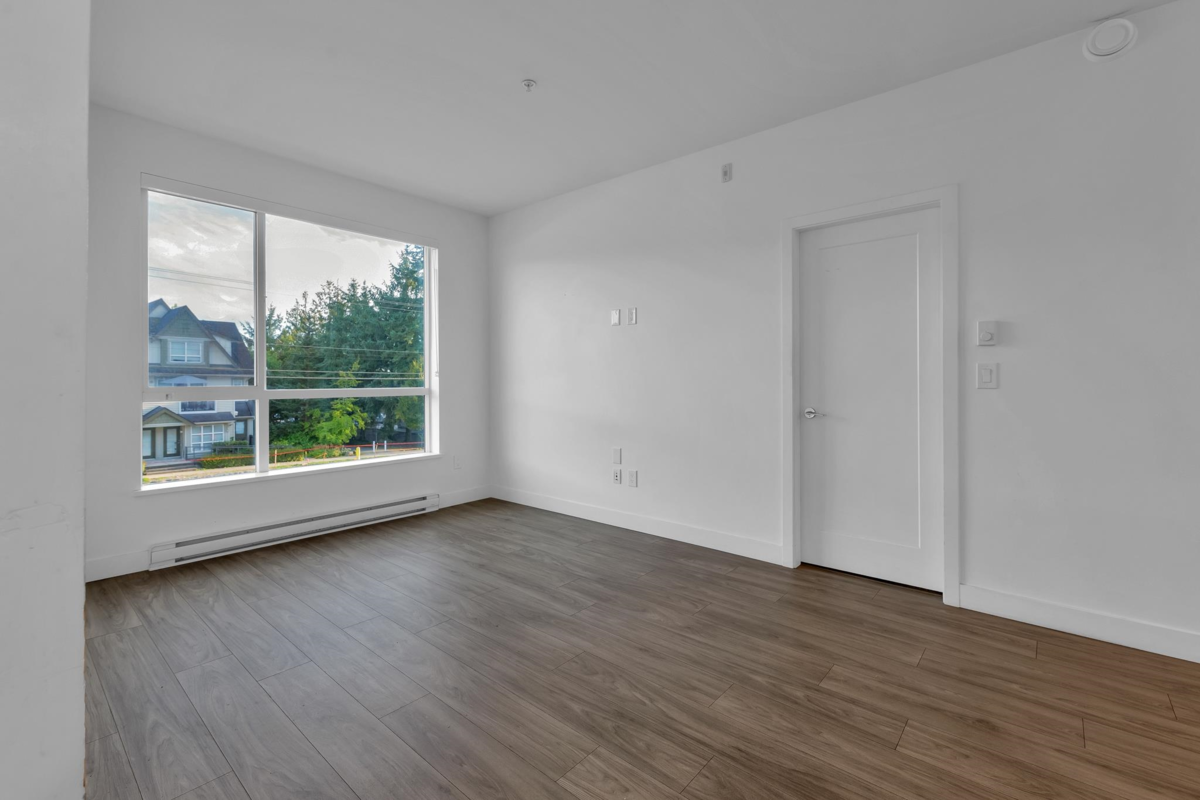 Powder Room Photo of 214 18811 72 Avenue, Surrey, BC