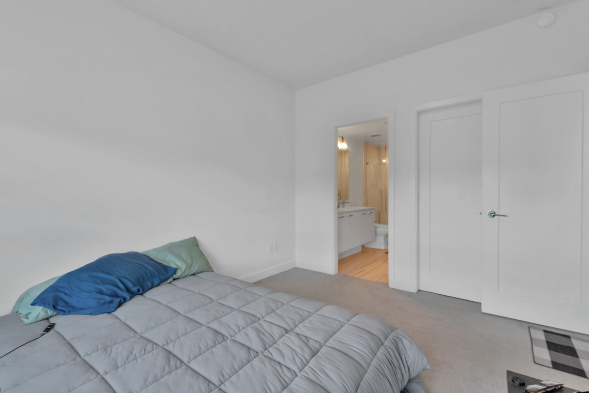 Staircase Photo of 214 18811 72 Avenue, Surrey, BC