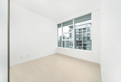 Laundry Room Photo of 3307 13778 100 Avenue, Surrey, BC