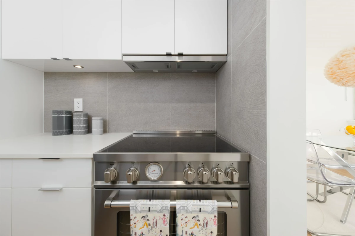 Bedroom 3 Photo of 102 2246 Bellevue Avenue, West Vancouver, BC