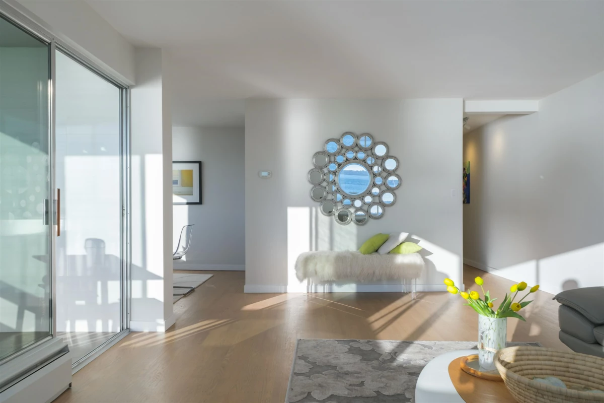 Breakfast Nook Photo of 102 2246 Bellevue Avenue, West Vancouver, BC